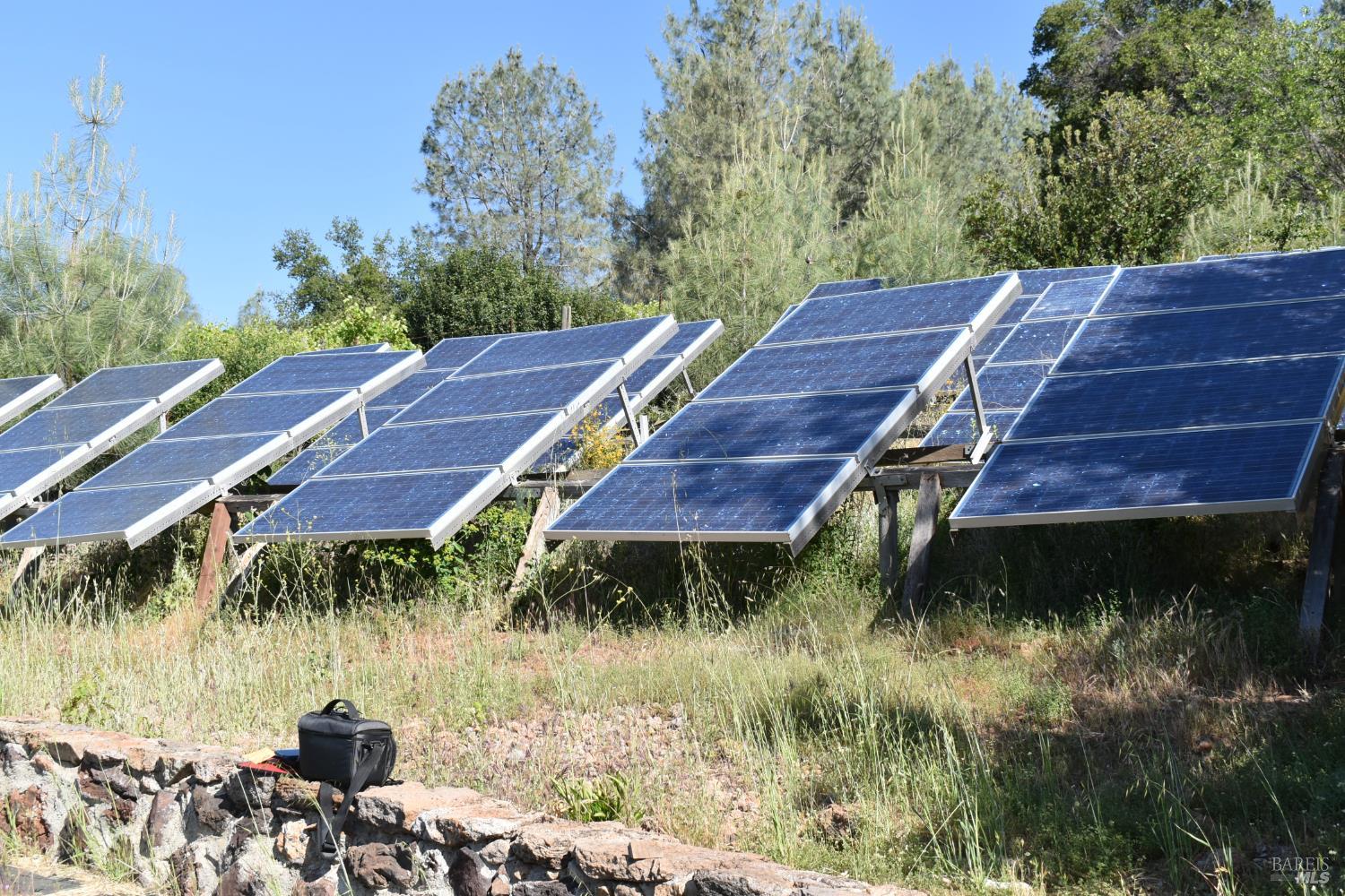 Detail Gallery Image 5 of 16 For 7490 Walnut Ln, Lower Lake,  CA 95457 - 3 Beds | 2/1 Baths