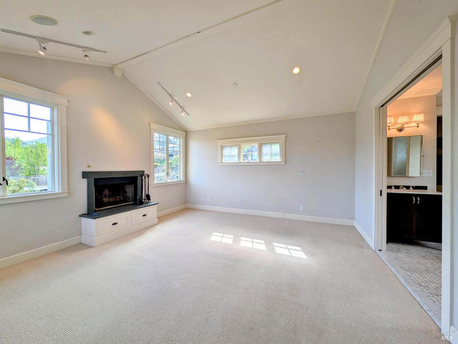 Detail Gallery Image 25 of 41 For 115 Sunnyside Ave, San Anselmo,  CA 94960 - 4 Beds | 3/1 Baths