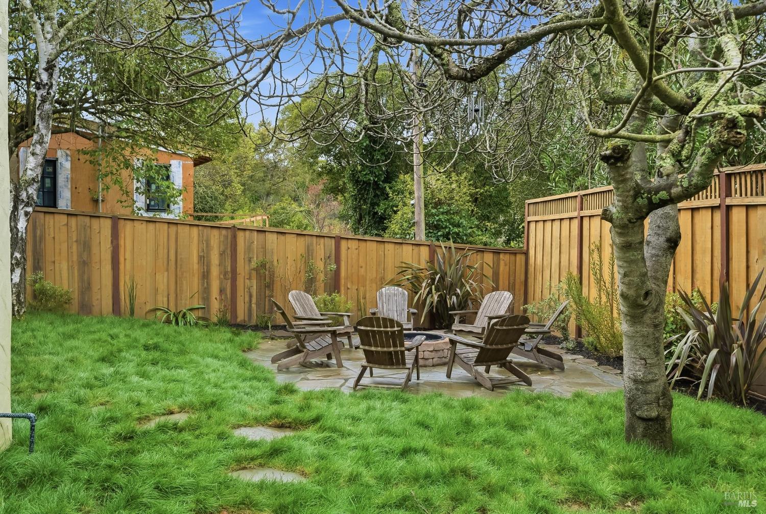 Detail Gallery Image 36 of 42 For 26 Hawthorne Ave, San Anselmo,  CA 94960 - 2 Beds | 2 Baths