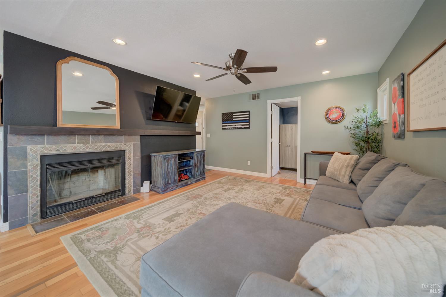Detail Gallery Image 10 of 29 For 267 Sunridge Way, Vacaville,  CA 95688 - 4 Beds | 2/1 Baths