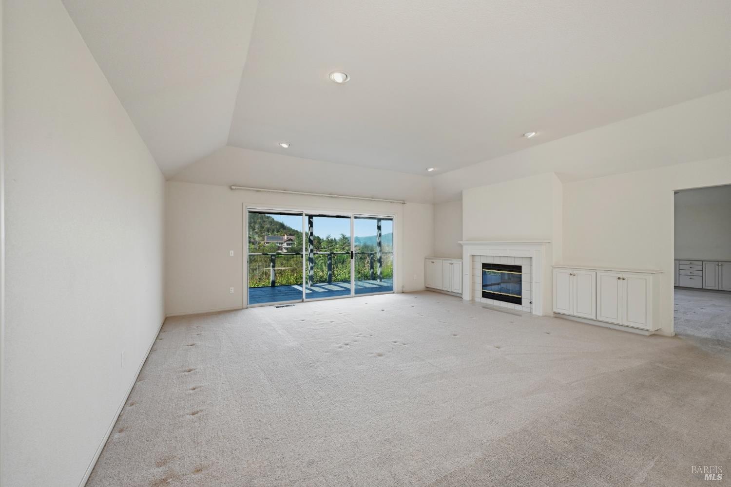 Detail Gallery Image 8 of 63 For 437 Crestridge Pl, Santa Rosa,  CA 95409 - 3 Beds | 2/1 Baths