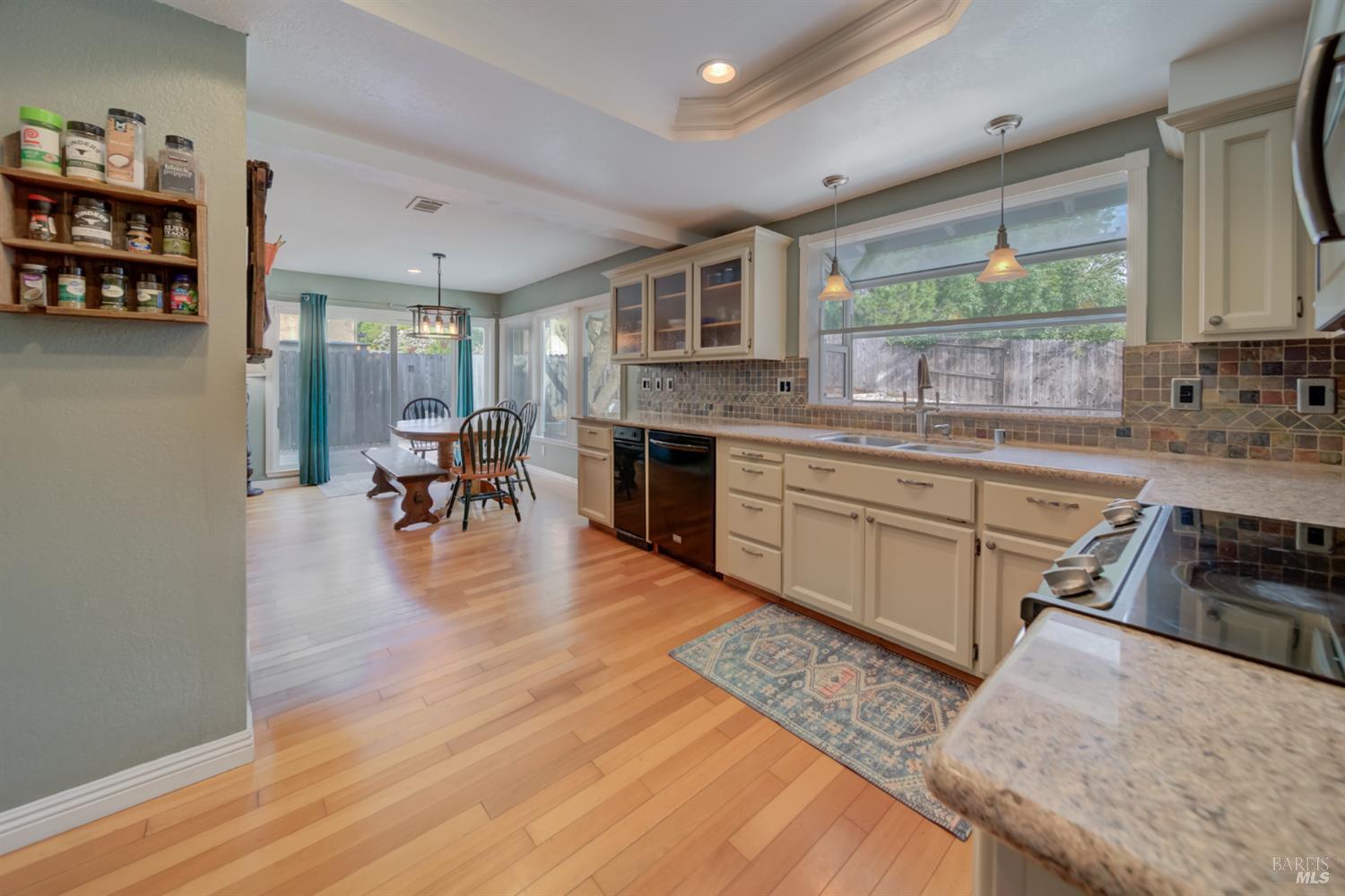 Detail Gallery Image 8 of 29 For 267 Sunridge Way, Vacaville,  CA 95688 - 4 Beds | 2/1 Baths