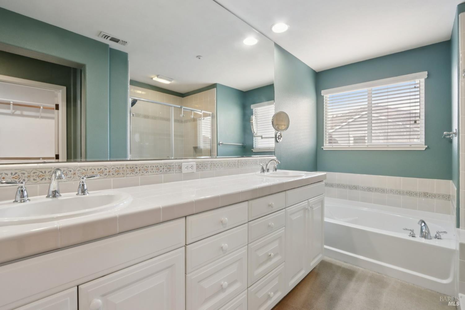 Detail Gallery Image 31 of 44 For 3287 Von Uhlit Ranch Rd, Napa,  CA 94558 - 3 Beds | 2/1 Baths