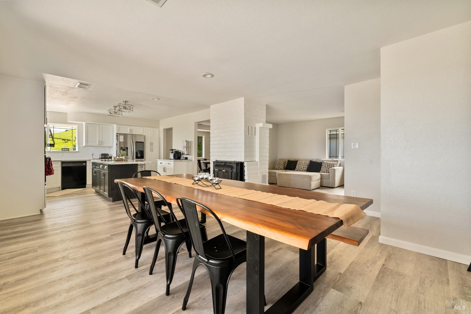 Detail Gallery Image 22 of 98 For 7413 English Hills Rd, Vacaville,  CA 95688 - 7 Beds | 4/1 Baths