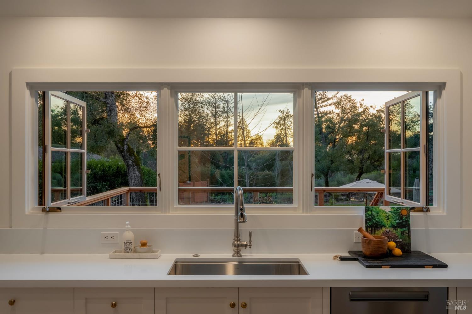 Detail Gallery Image 24 of 61 For 340 White Cottage Rd, Angwin,  CA 94508 - 2 Beds | 2 Baths