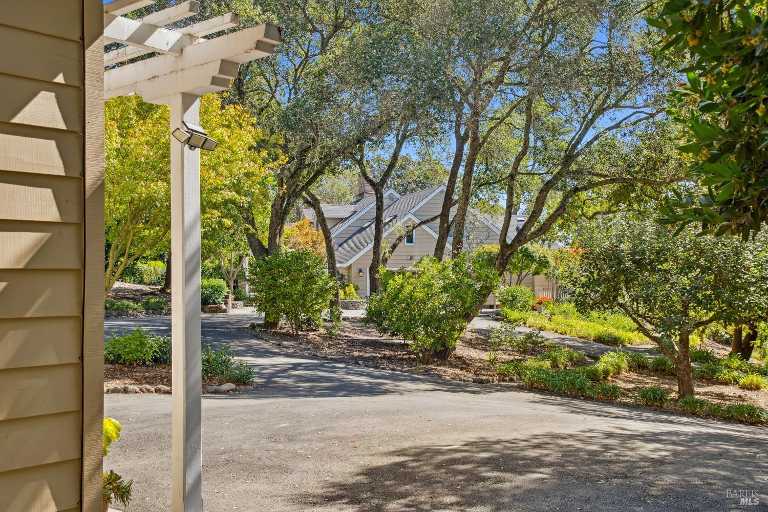 Detail Gallery Image 46 of 59 For 2399 Sobre Vista Rd, Sonoma,  CA 95476 - 3 Beds | 3/1 Baths