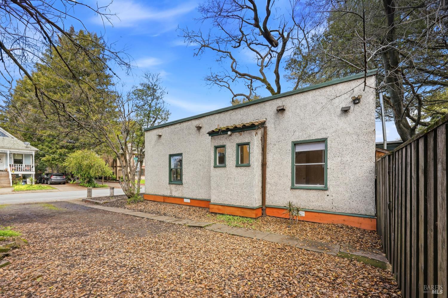 Detail Gallery Image 27 of 33 For 220 Carrillo St, Santa Rosa,  CA 95401 - 2 Beds | 1 Baths