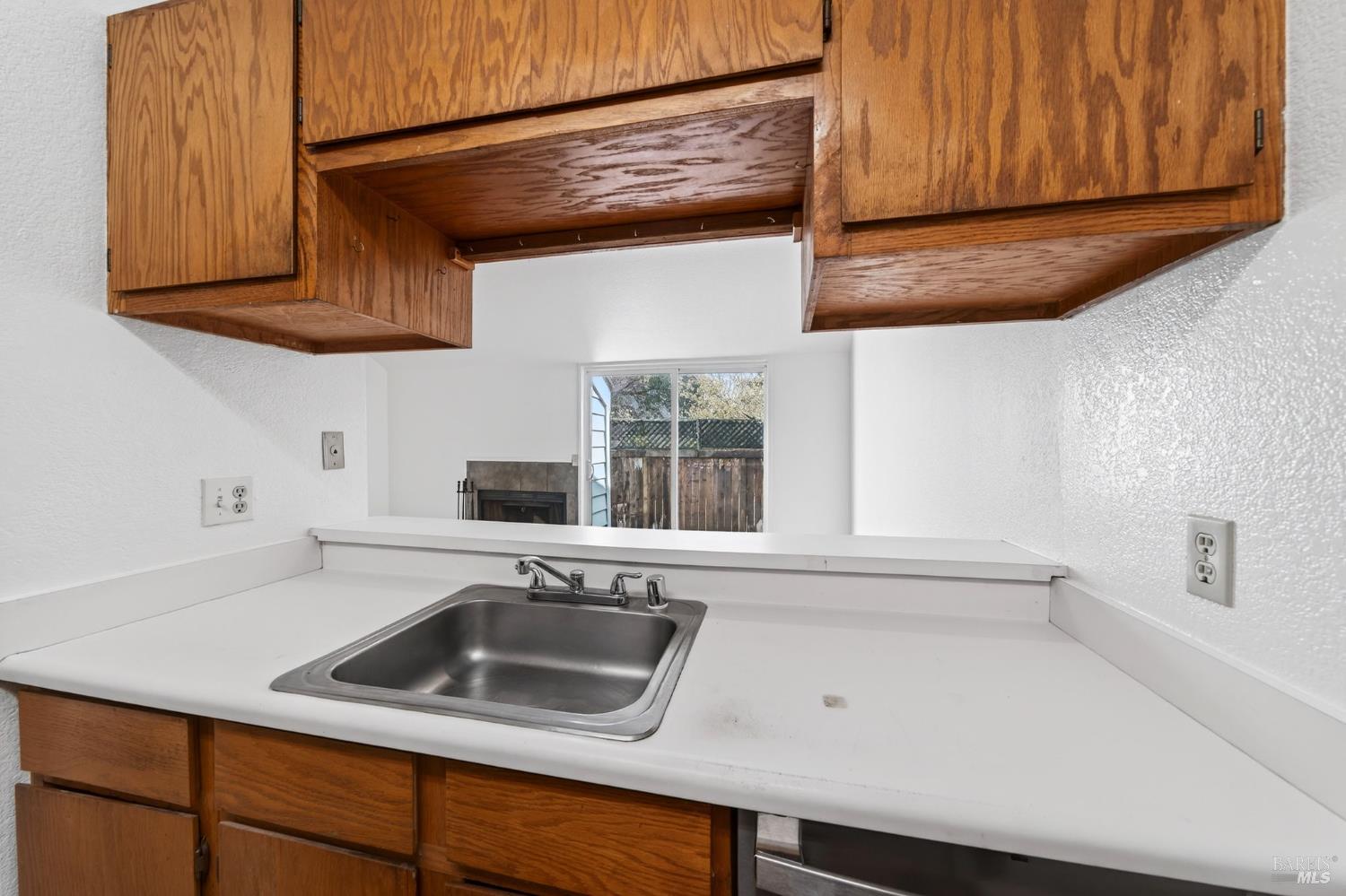 Detail Gallery Image 13 of 27 For 230 Courtyards E Unkn, Windsor,  CA 95492 - 2 Beds | 2 Baths