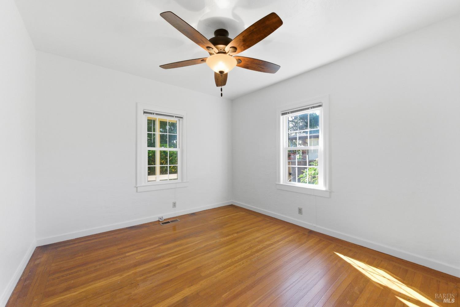 Detail Gallery Image 20 of 53 For 639 E 5th St, Benicia,  CA 94510 - 3 Beds | 2/1 Baths