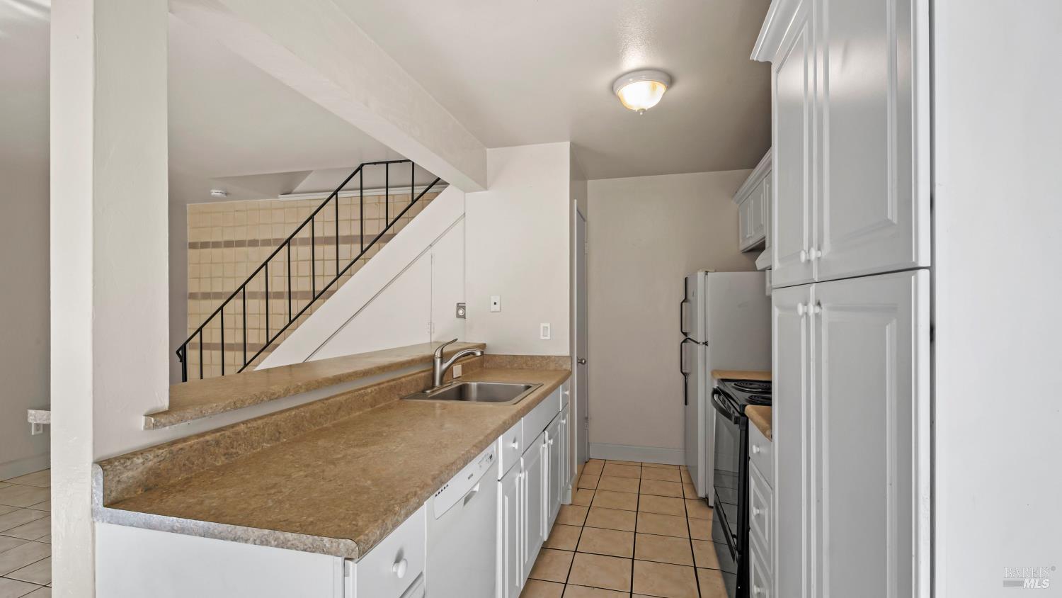 Detail Gallery Image 6 of 20 For 2660 Coffey Ln, Santa Rosa,  CA 95403 - 2 Beds | 1 Baths