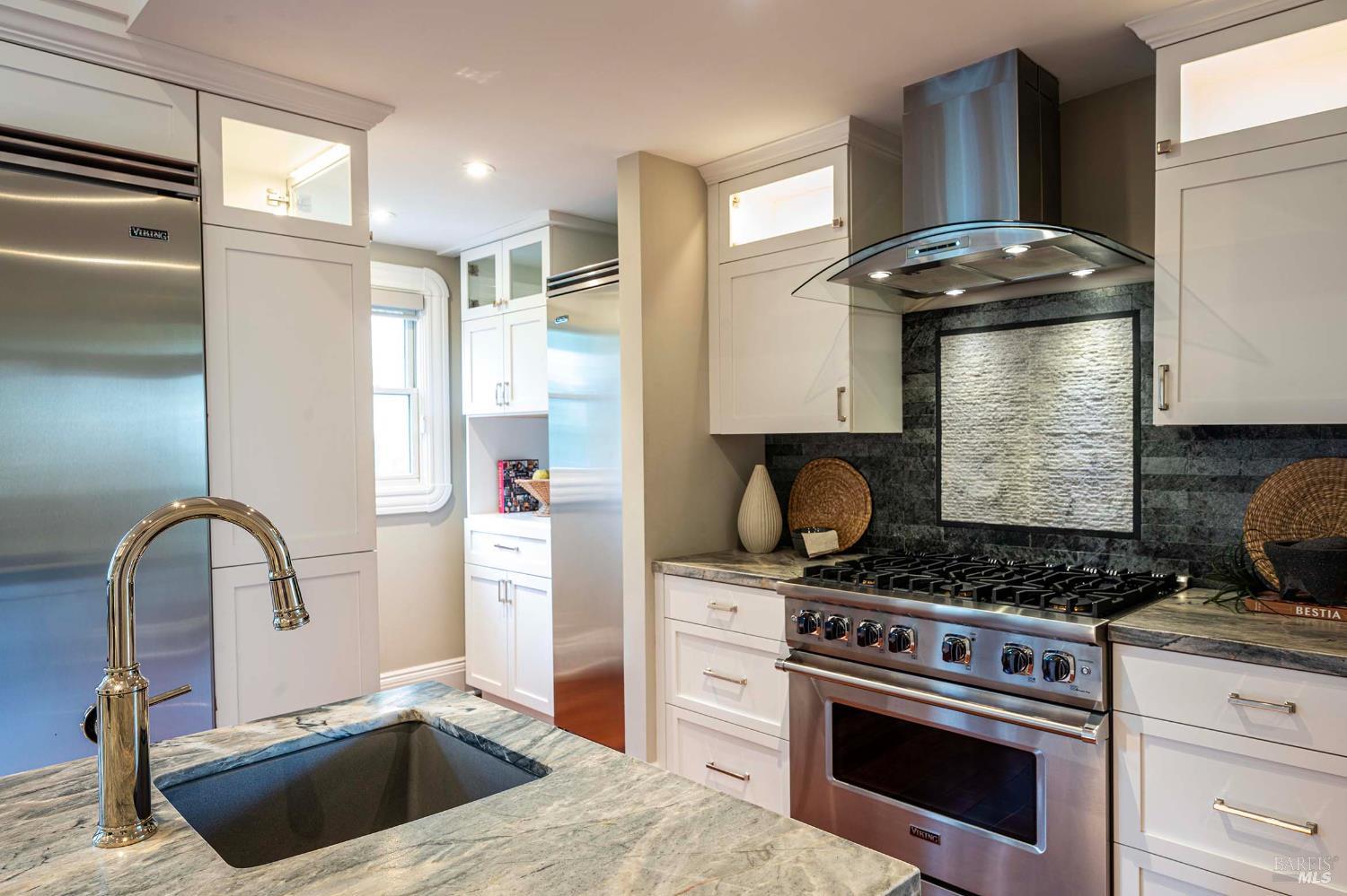 Detail Gallery Image 12 of 35 For 423 Matheson St, Healdsburg,  CA 95448 - 3 Beds | 2/2 Baths