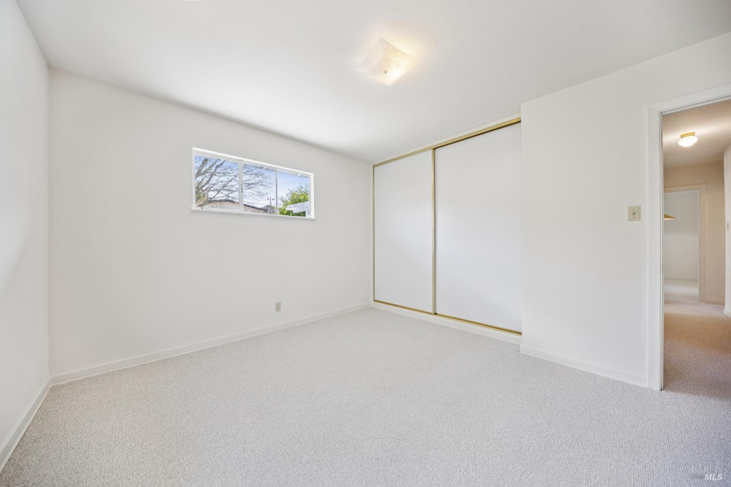Detail Gallery Image 28 of 39 For 10 Somerset Ln, Mill Valley,  CA 94941 - 3 Beds | 2 Baths