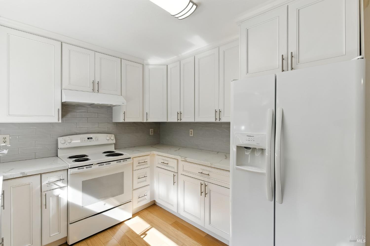 Detail Gallery Image 9 of 37 For 17641 Highland Blvd, Sonoma,  CA 95476 - 3 Beds | 2 Baths