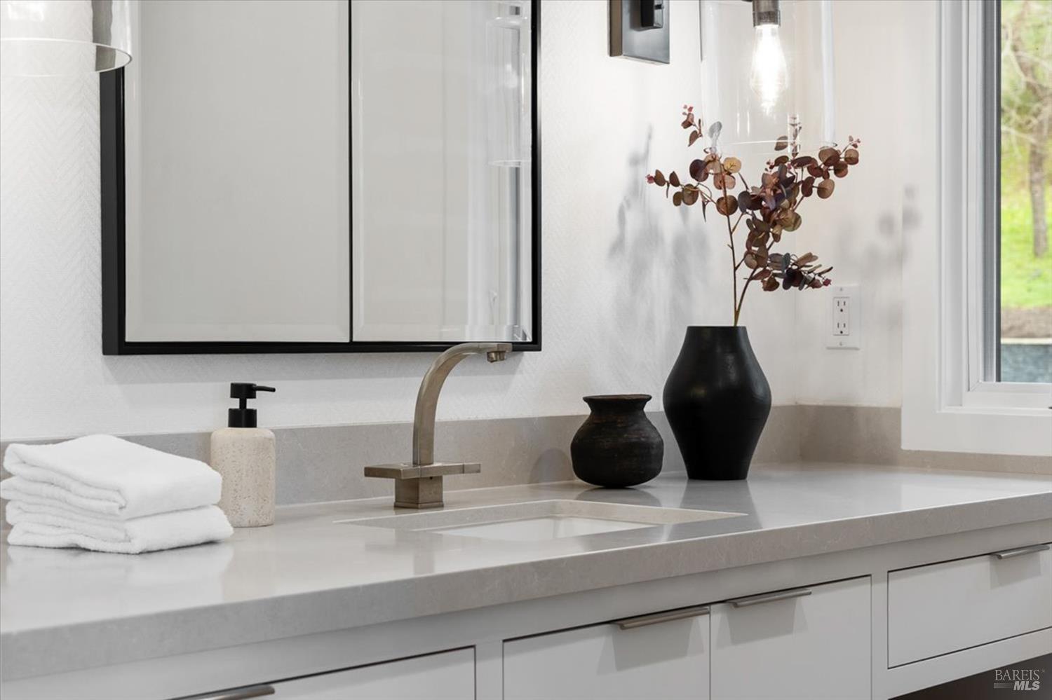 Detail Gallery Image 31 of 78 For 775 Benjamin Way, Healdsburg,  CA 95448 - 4 Beds | 3/2 Baths