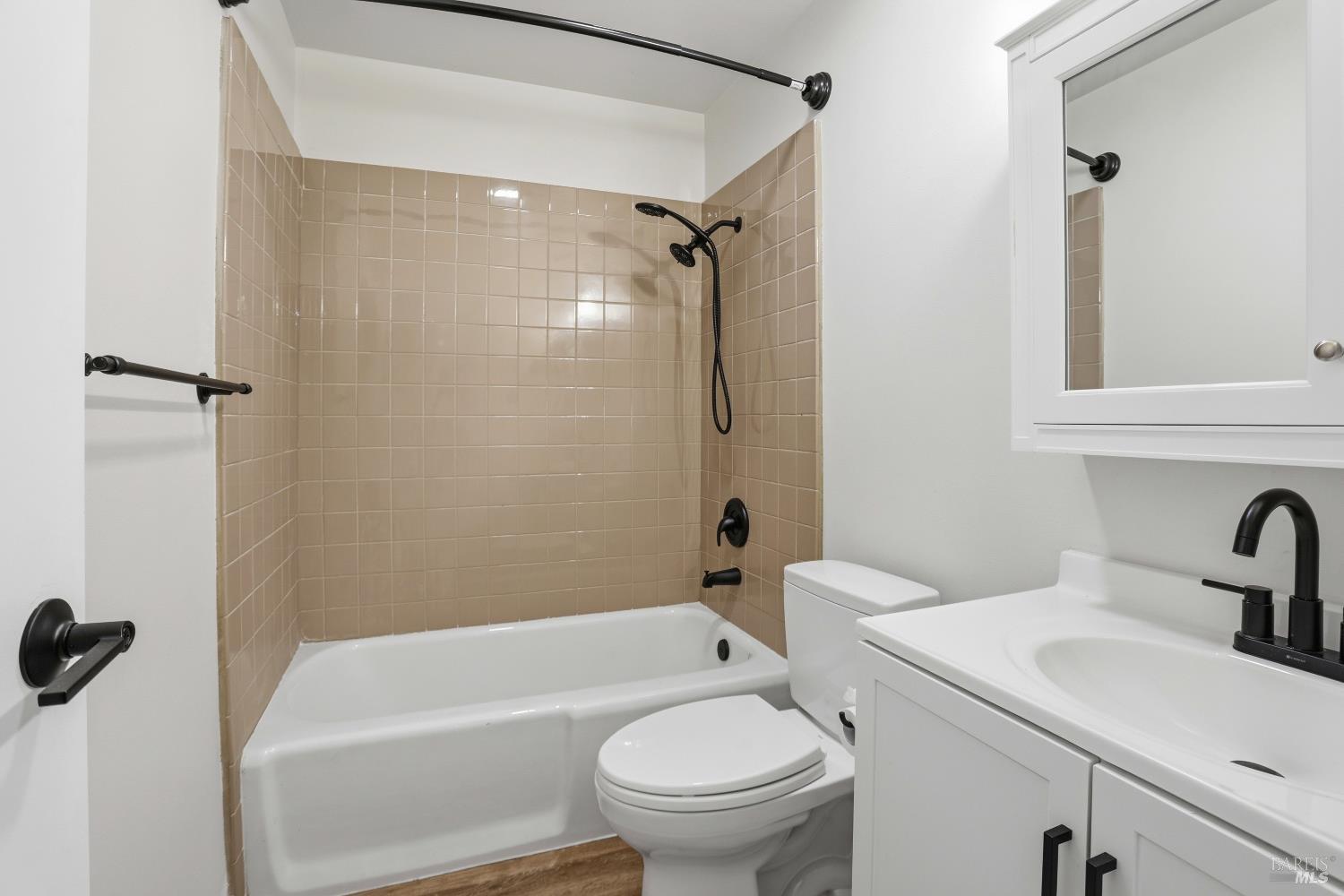 Detail Gallery Image 8 of 14 For 89 Forest Ln, San Rafael,  CA 94903 - 1 Beds | 1 Baths