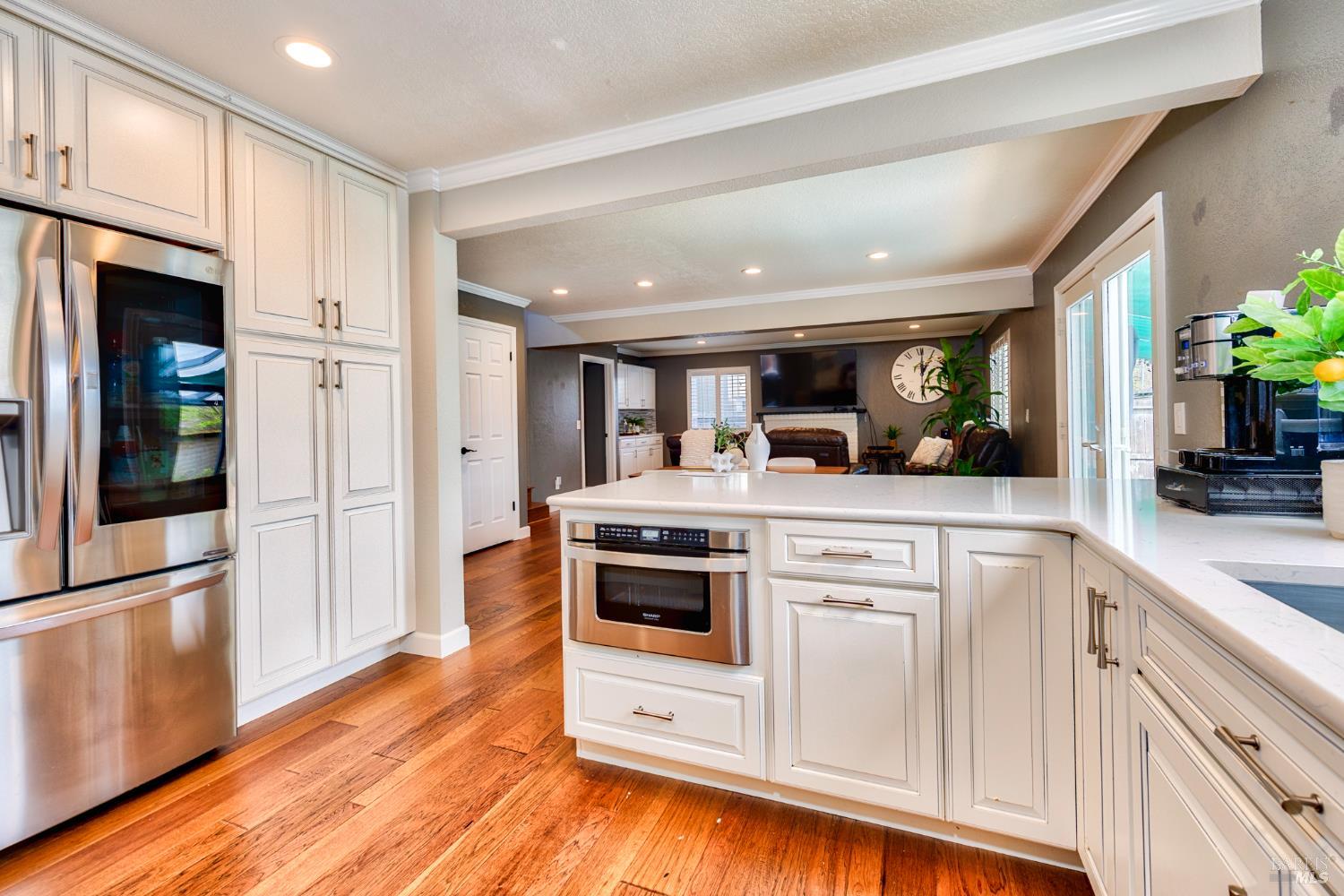 Detail Gallery Image 7 of 24 For 1168 Wieling Way, Petaluma,  CA 94954 - 4 Beds | 2/1 Baths