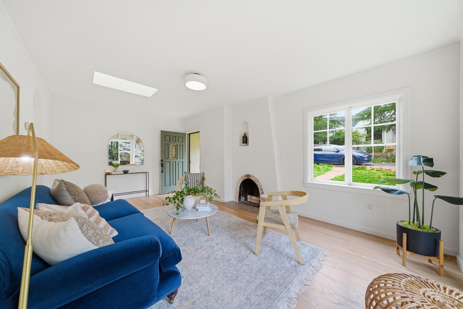 Detail Gallery Image 5 of 42 For 26 Hawthorne Ave, San Anselmo,  CA 94960 - 2 Beds | 2 Baths