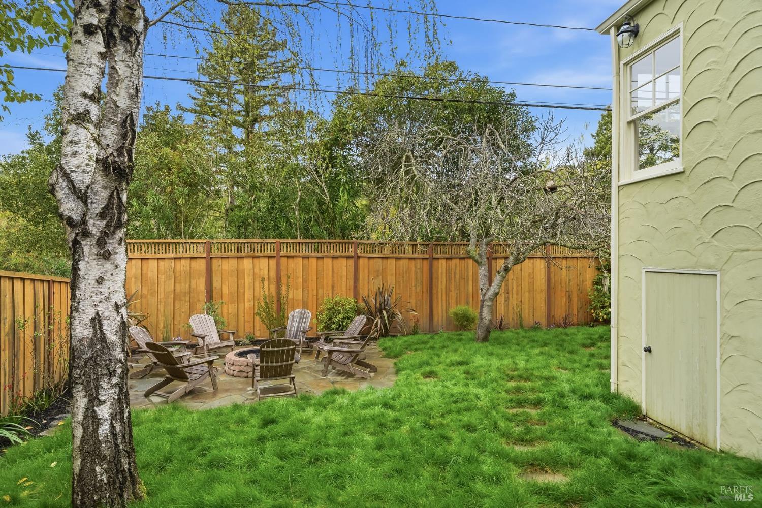Detail Gallery Image 38 of 42 For 26 Hawthorne Ave, San Anselmo,  CA 94960 - 2 Beds | 2 Baths