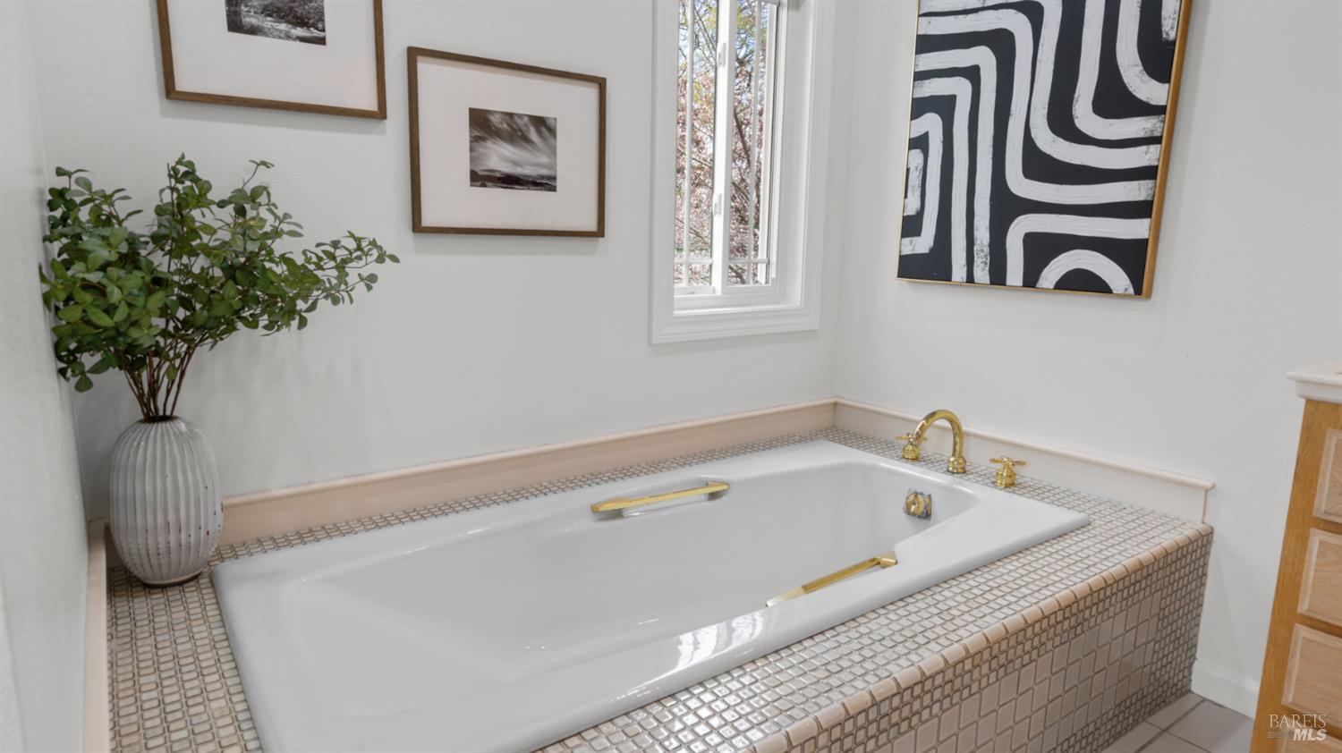 Detail Gallery Image 33 of 62 For 723 Alice St, Novato,  CA 94945 - 5 Beds | 2/1 Baths