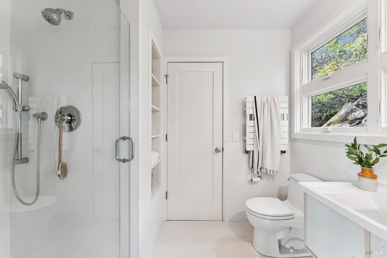 Detail Gallery Image 36 of 65 For 123 Almenar Dr, Greenbrae,  CA 94904 - 3 Beds | 3 Baths