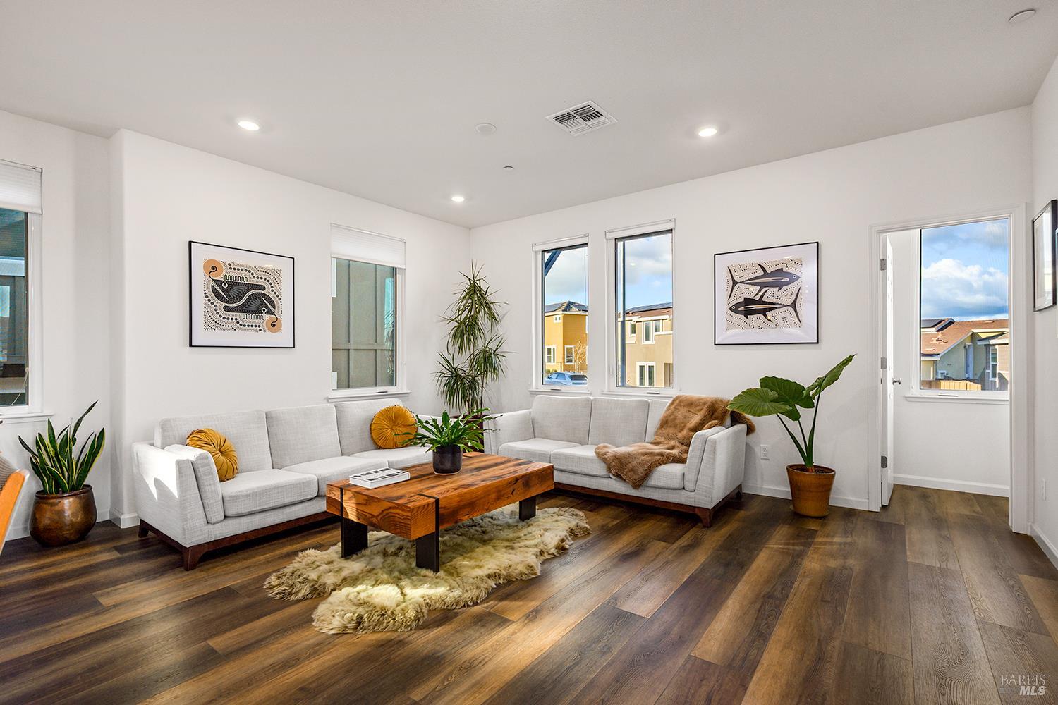 Detail Gallery Image 25 of 39 For 540 Sapphire St, Petaluma,  CA 94952 - 3 Beds | 2/1 Baths