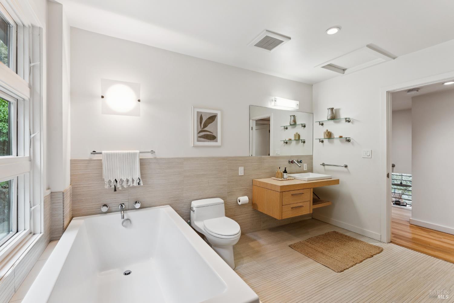 Detail Gallery Image 31 of 65 For 123 Almenar Dr, Greenbrae,  CA 94904 - 3 Beds | 3 Baths