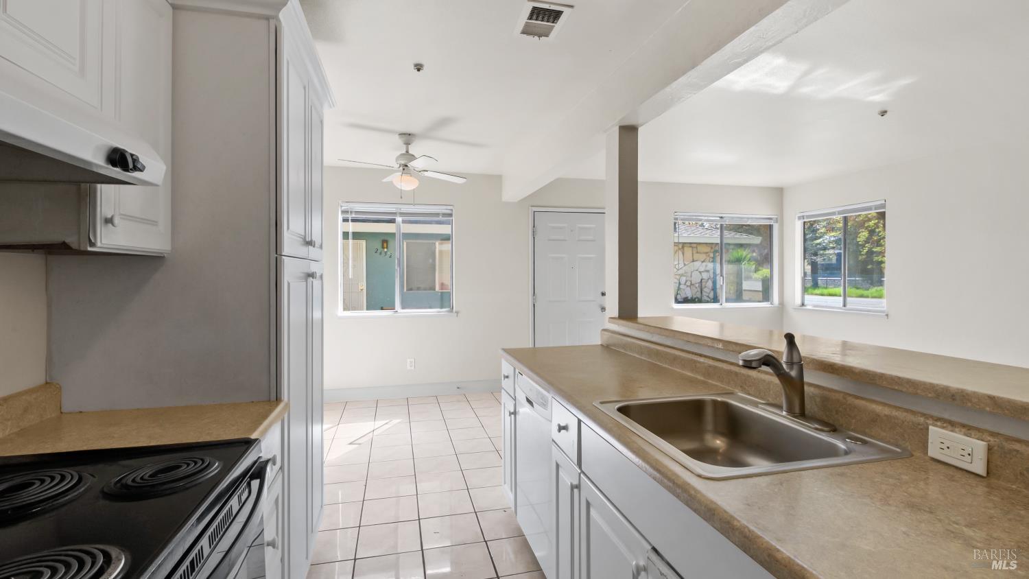 Detail Gallery Image 9 of 20 For 2660 Coffey Ln, Santa Rosa,  CA 95403 - 2 Beds | 1 Baths