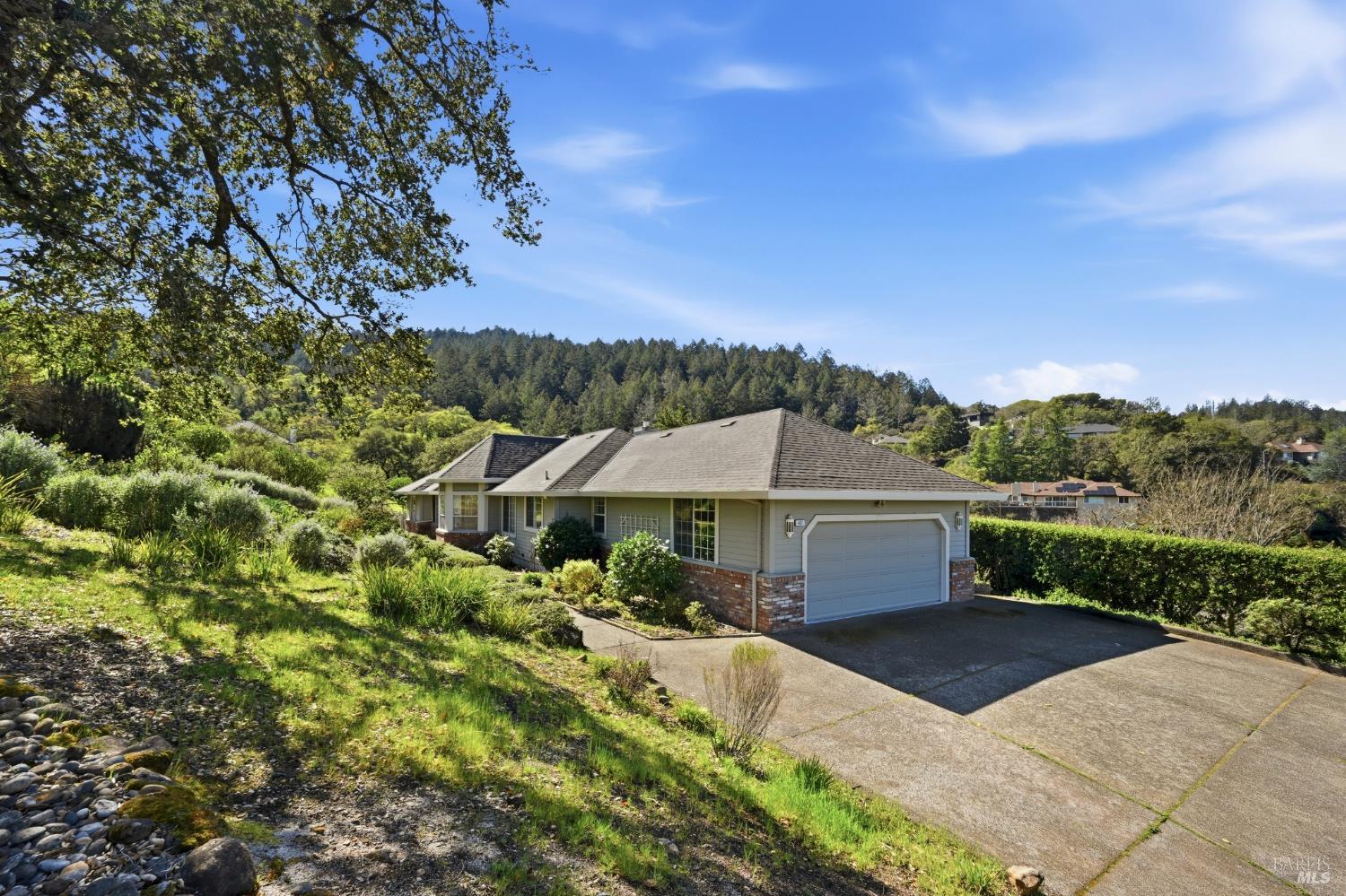 Detail Gallery Image 5 of 63 For 437 Crestridge Pl, Santa Rosa,  CA 95409 - 3 Beds | 2/1 Baths