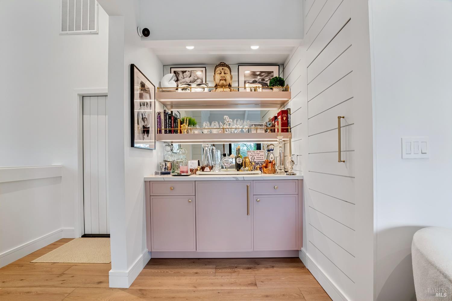 Detail Gallery Image 22 of 64 For 350 Deer Hollow Dr, Napa,  CA 94558 - 4 Beds | 4 Baths