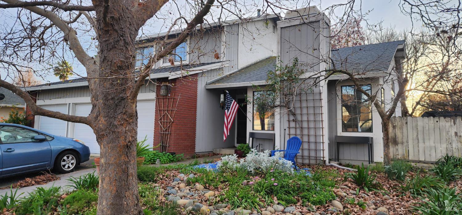 Detail Gallery Image 2 of 44 For 2350 Elliott Dr, American Canyon,  CA 94503 - 4 Beds | 3 Baths