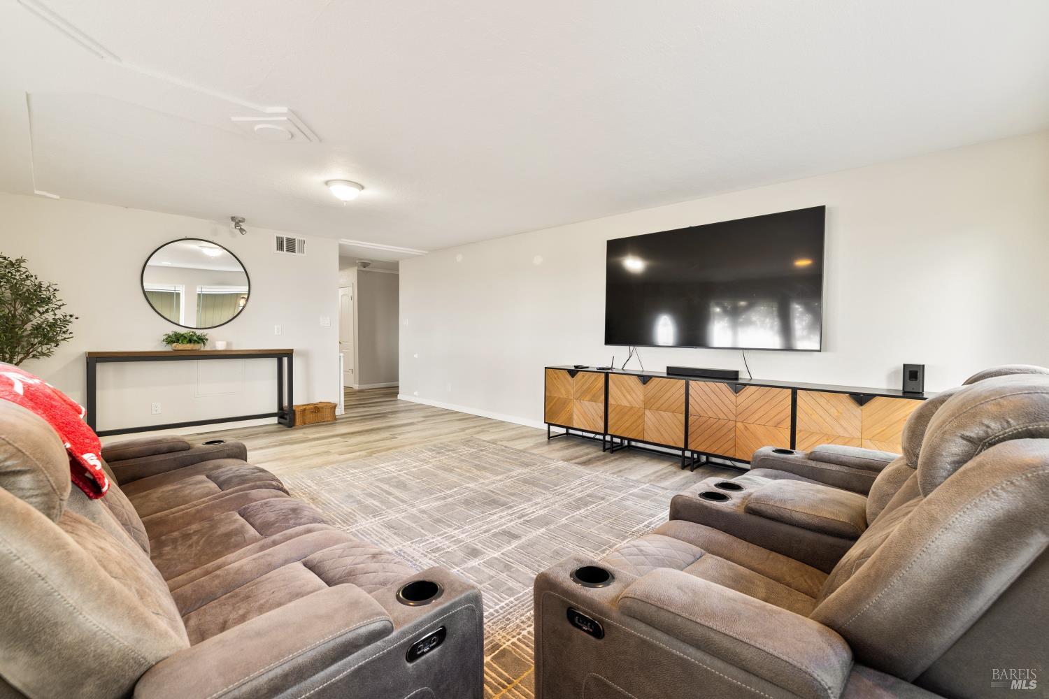 Detail Gallery Image 36 of 98 For 7413 English Hills Rd, Vacaville,  CA 95688 - 7 Beds | 4/1 Baths