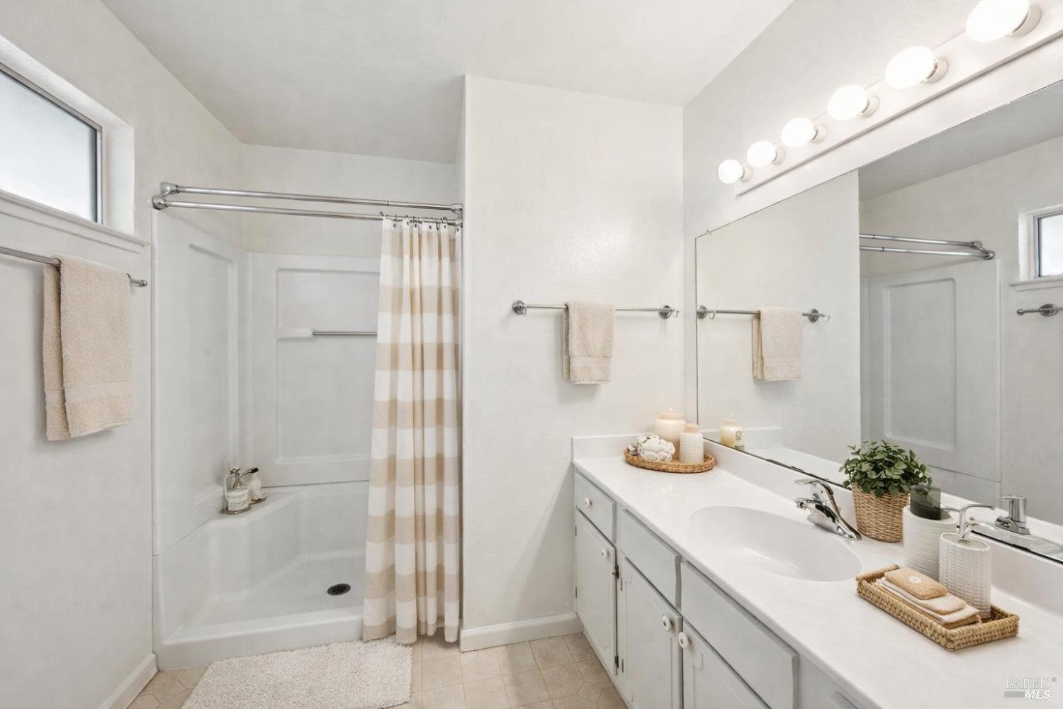 Detail Gallery Image 14 of 21 For 20772 Temelec Dr, Sonoma,  CA 95476 - 3 Beds | 2 Baths