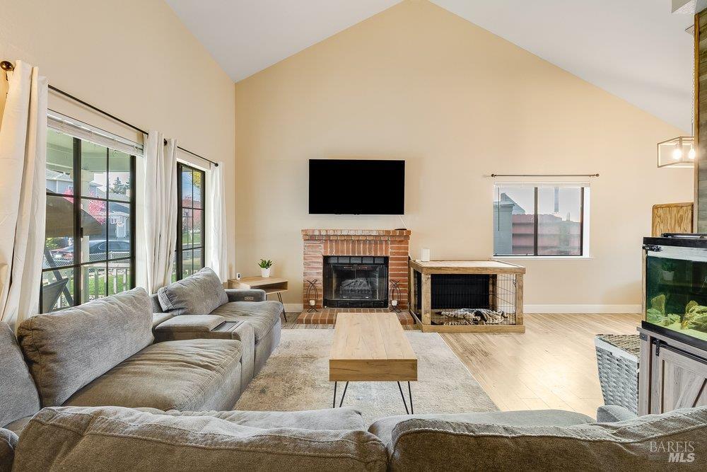 Detail Gallery Image 13 of 88 For 821 Saddle Horn Trl, Vacaville,  CA 95687 - 3 Beds | 3 Baths