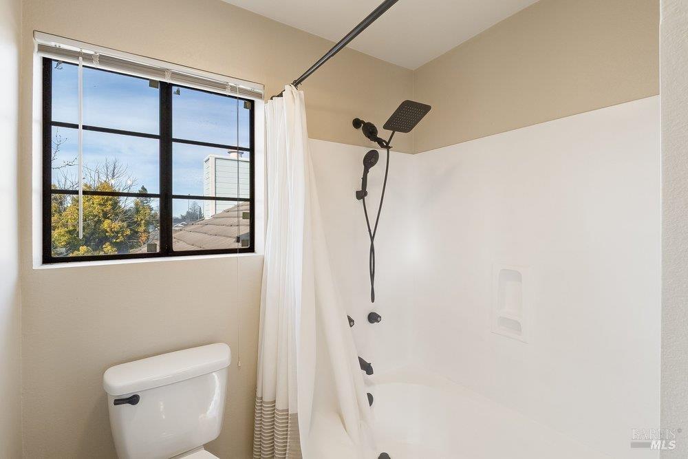 Detail Gallery Image 66 of 88 For 821 Saddle Horn Trl, Vacaville,  CA 95687 - 3 Beds | 3 Baths