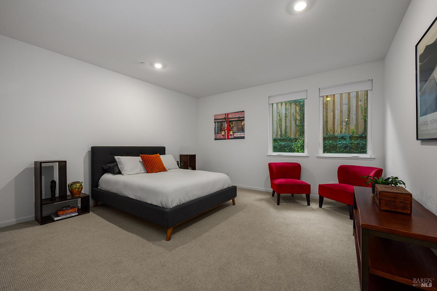 Detail Gallery Image 13 of 39 For 540 Sapphire St, Petaluma,  CA 94952 - 3 Beds | 2/1 Baths