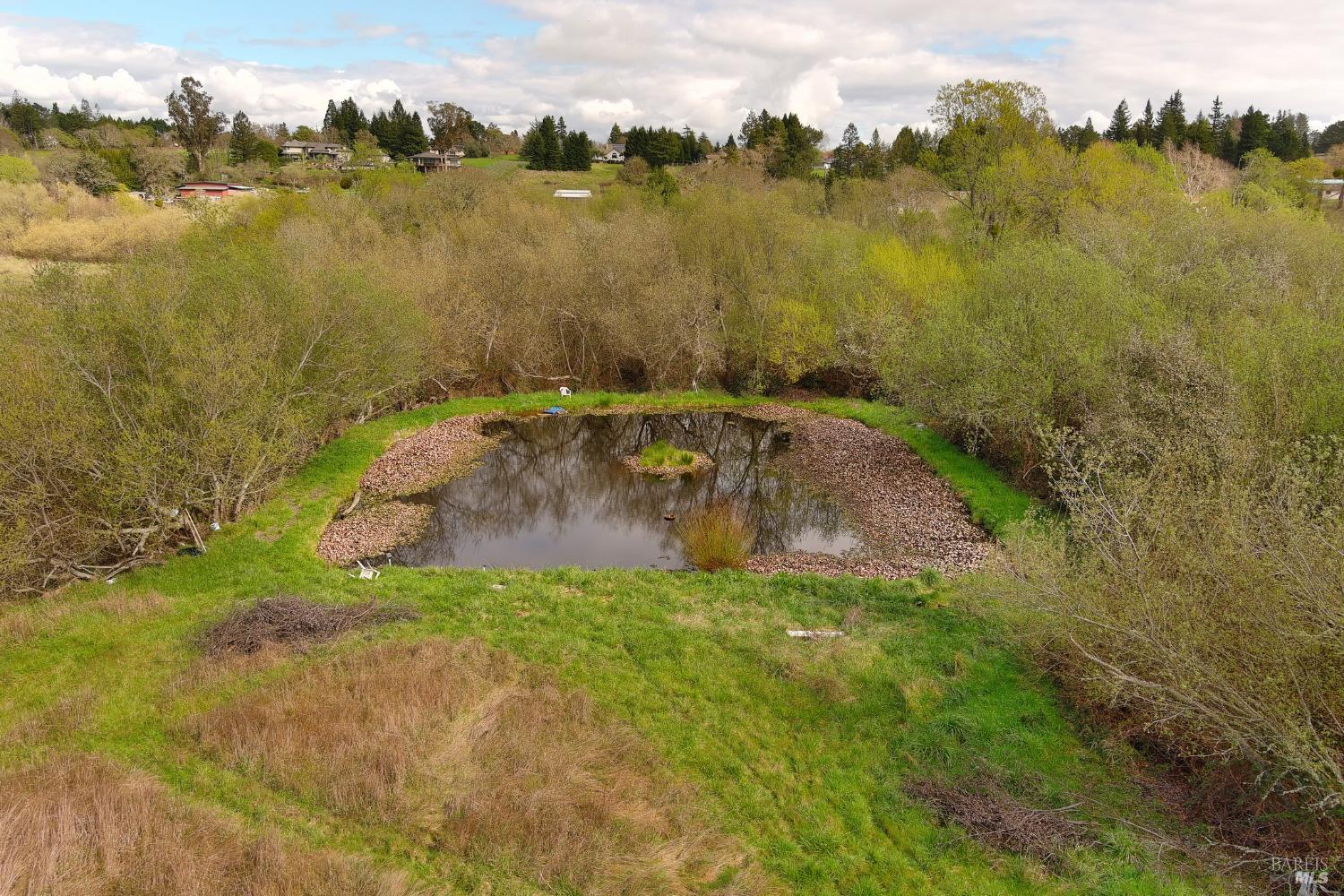 Detail Gallery Image 7 of 25 For 755 Watertrough Rd, Sebastopol,  CA 95472 - 2 Beds | 2 Baths