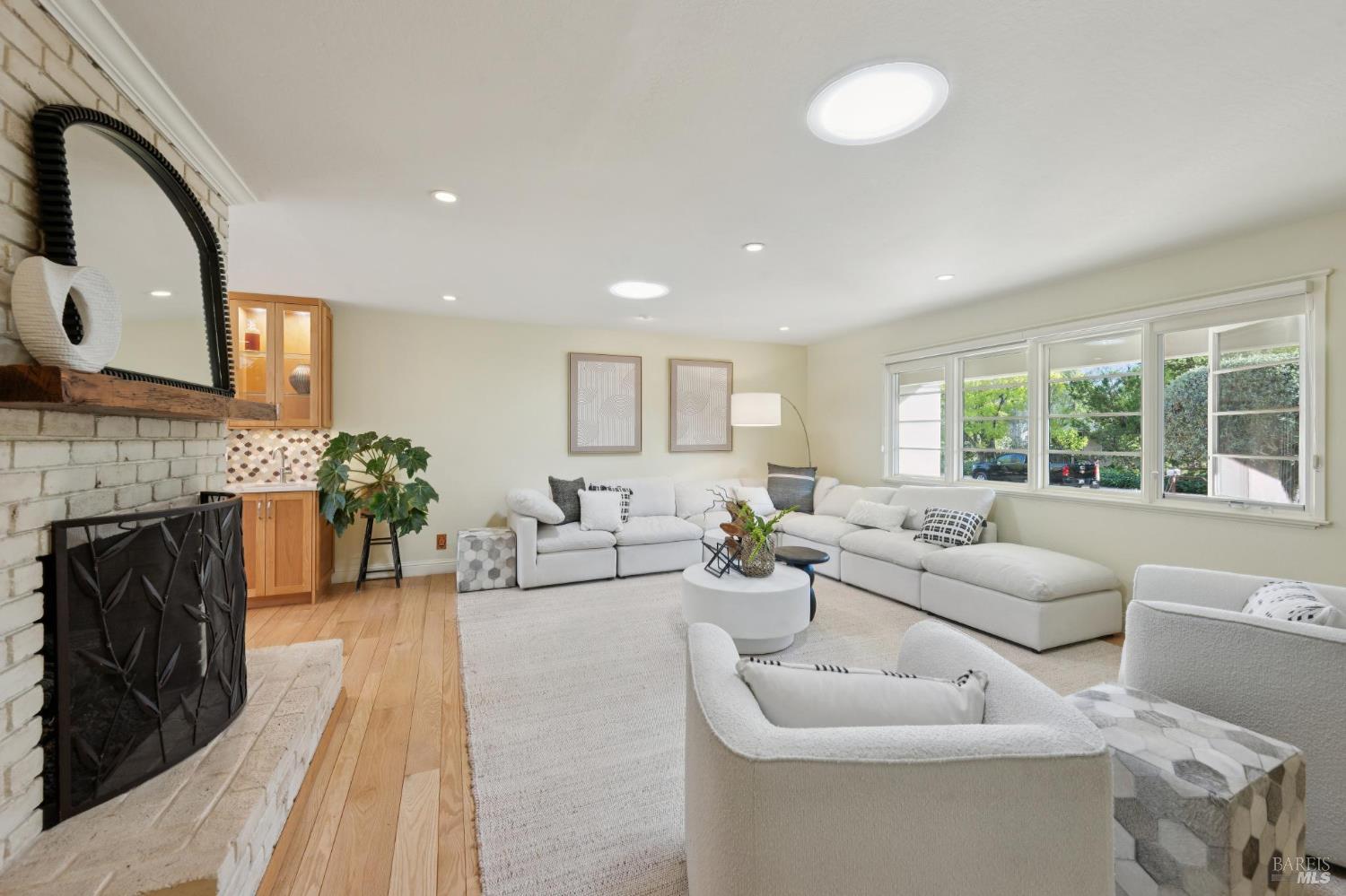 Detail Gallery Image 11 of 53 For 1222 Apple Tree Ct, Sonoma,  CA 95476 - 3 Beds | 3 Baths