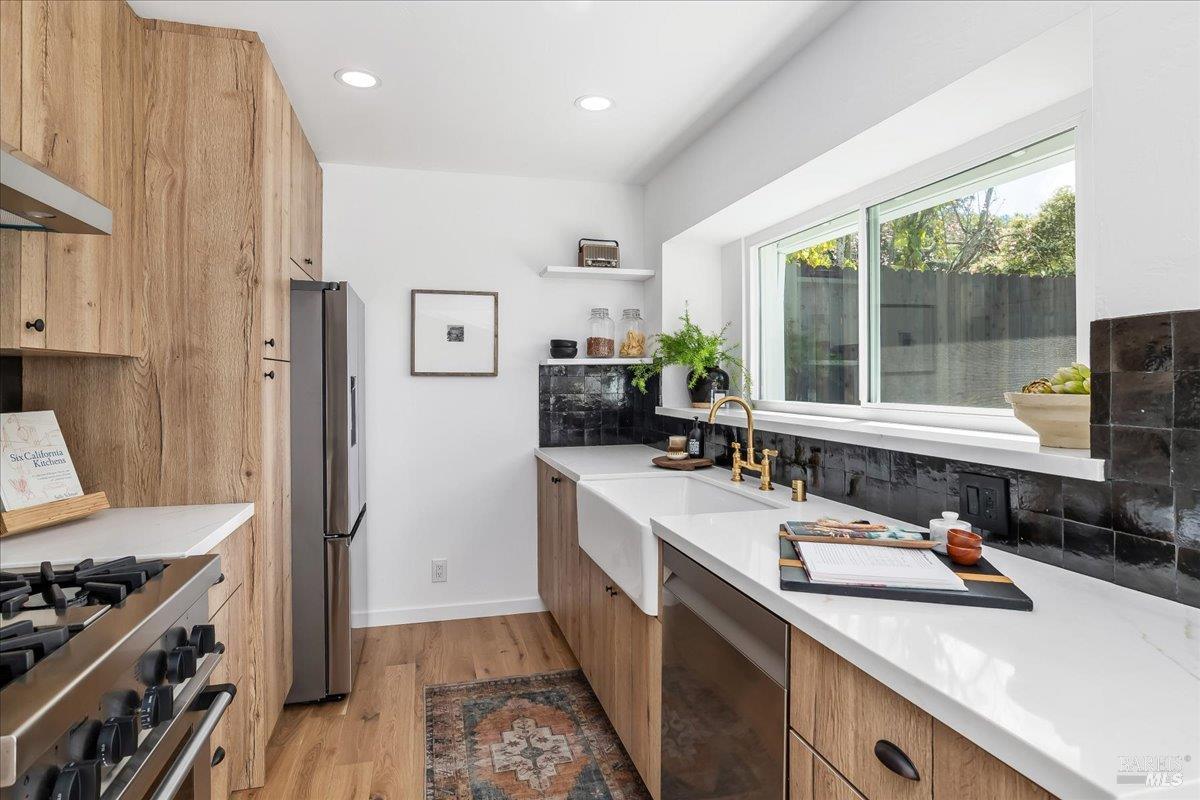 Detail Gallery Image 13 of 26 For 265 Cardinal Rd, Mill Valley,  CA 94941 - 3 Beds | 1 Baths