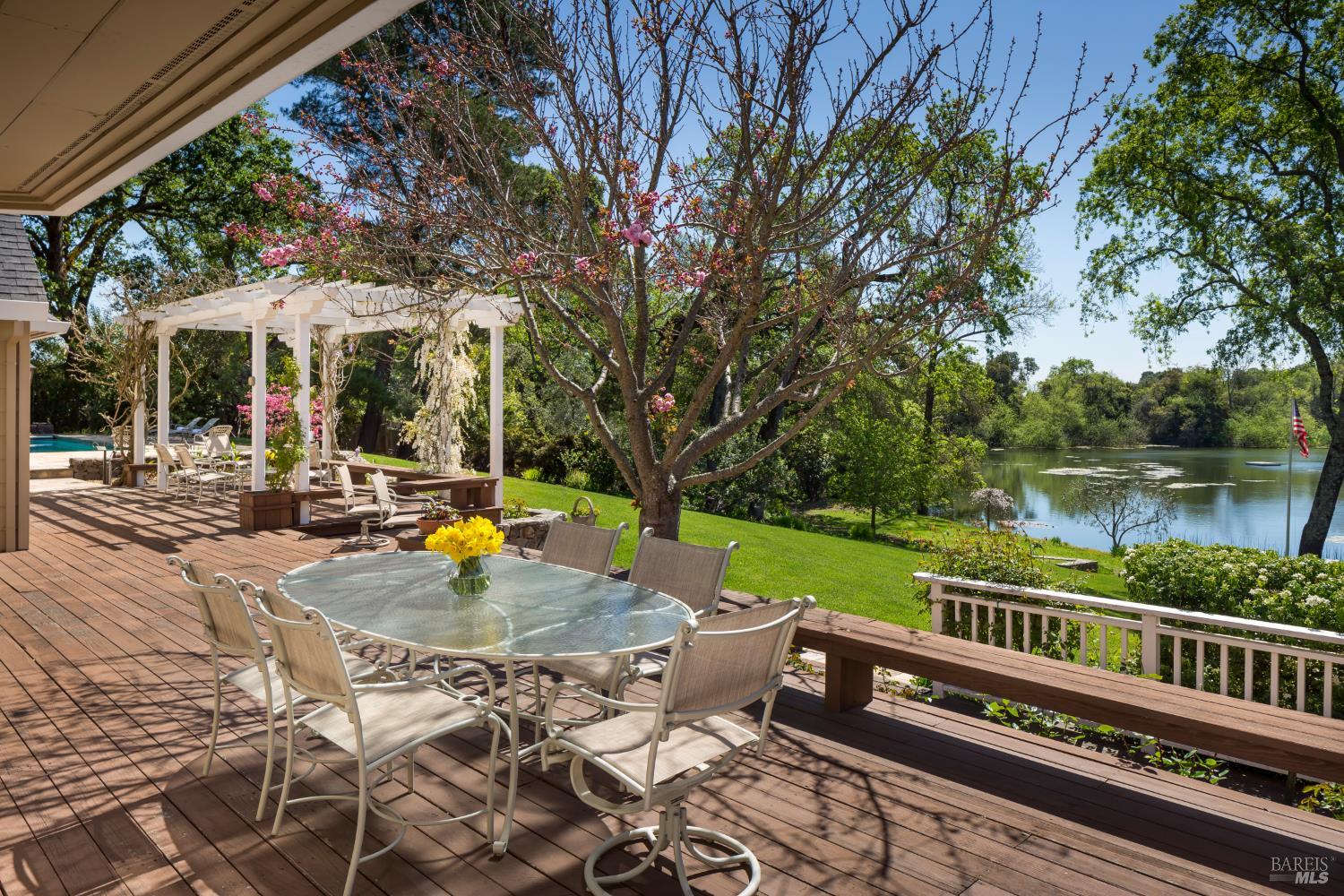 Detail Gallery Image 23 of 59 For 2399 Sobre Vista Rd, Sonoma,  CA 95476 - 3 Beds | 3/1 Baths