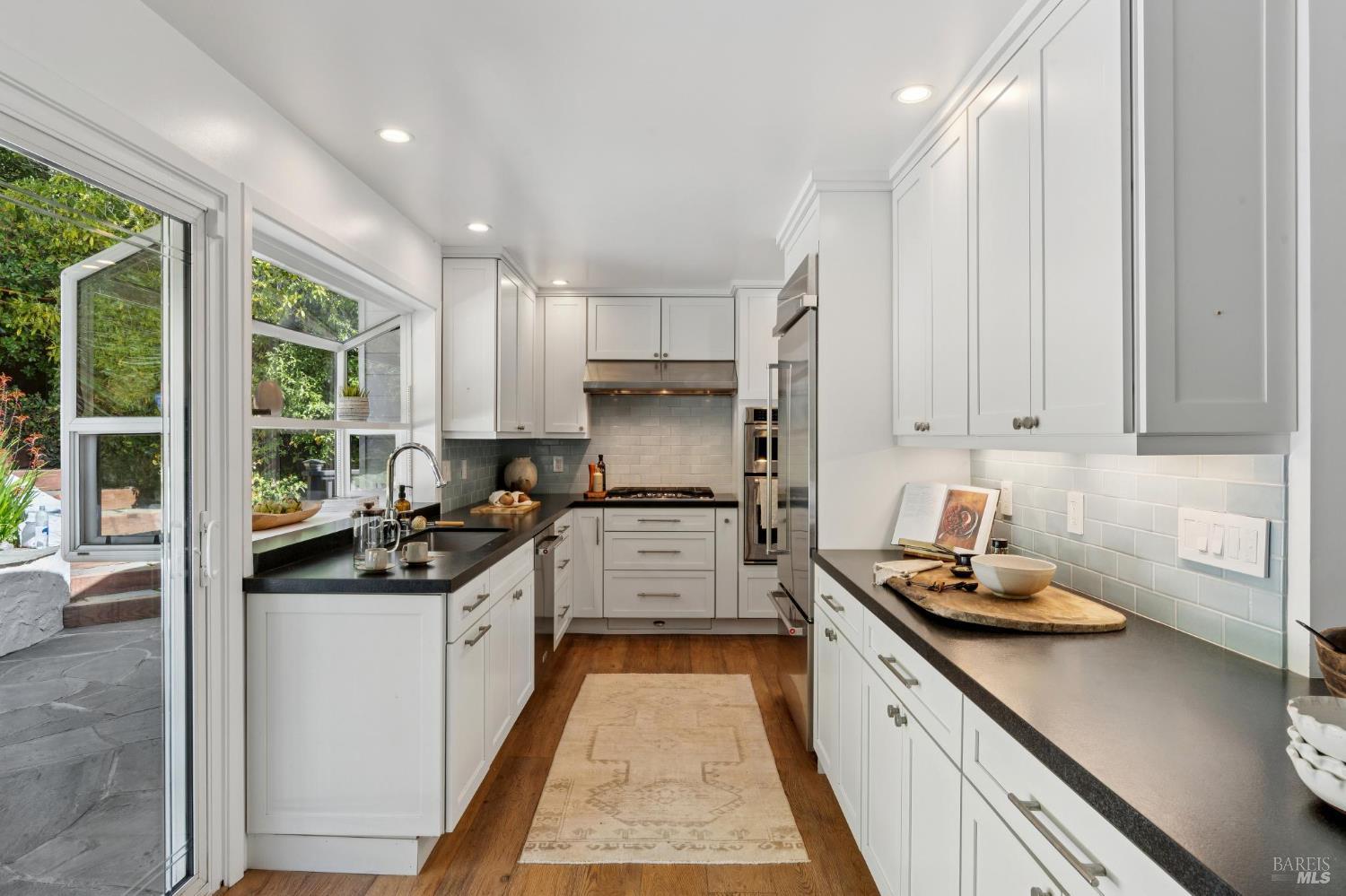 Detail Gallery Image 16 of 73 For 119 Bretano Way, Greenbrae,  CA 94904 - 4 Beds | 3 Baths