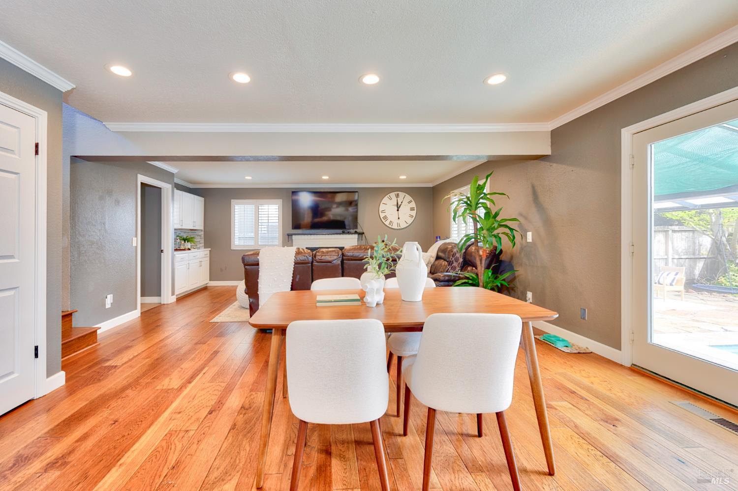 Detail Gallery Image 12 of 24 For 1168 Wieling Way, Petaluma,  CA 94954 - 4 Beds | 2/1 Baths