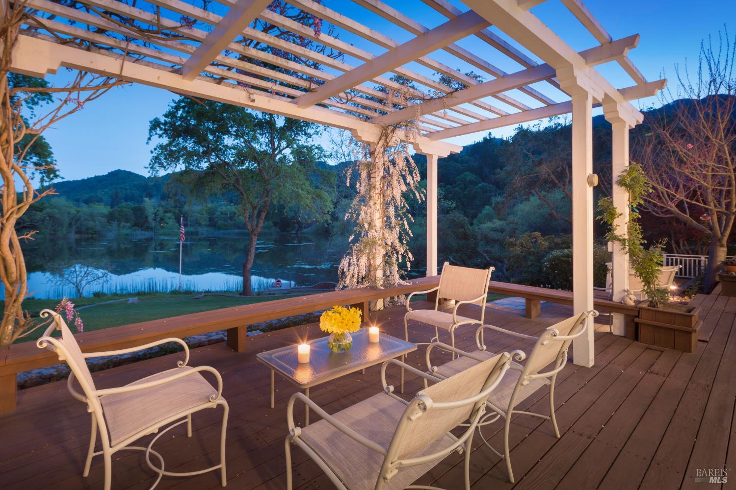 Detail Gallery Image 32 of 59 For 2399 Sobre Vista Rd, Sonoma,  CA 95476 - 3 Beds | 3/1 Baths