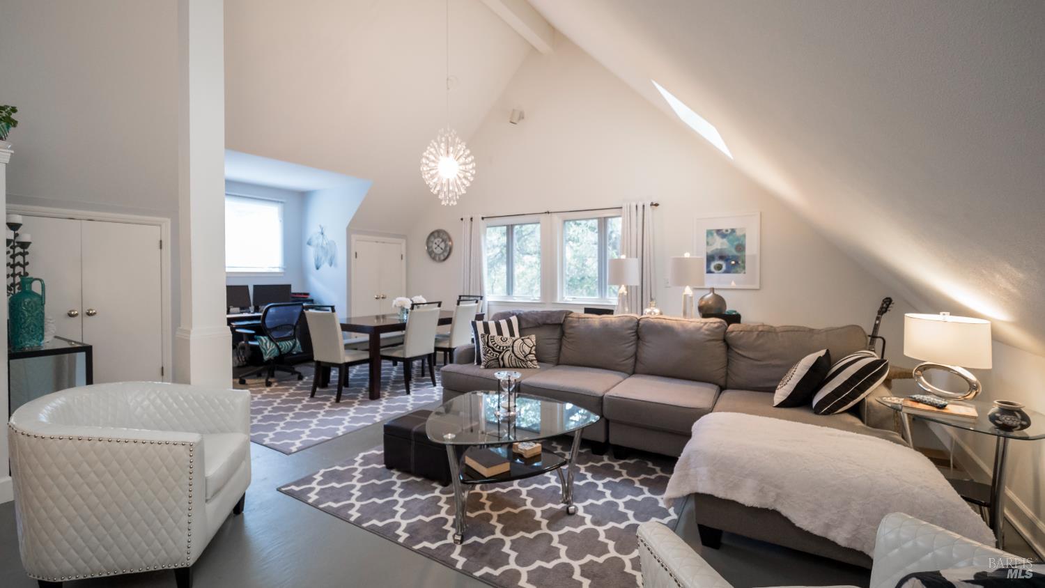 Detail Gallery Image 43 of 59 For 2399 Sobre Vista Rd, Sonoma,  CA 95476 - 3 Beds | 3/1 Baths