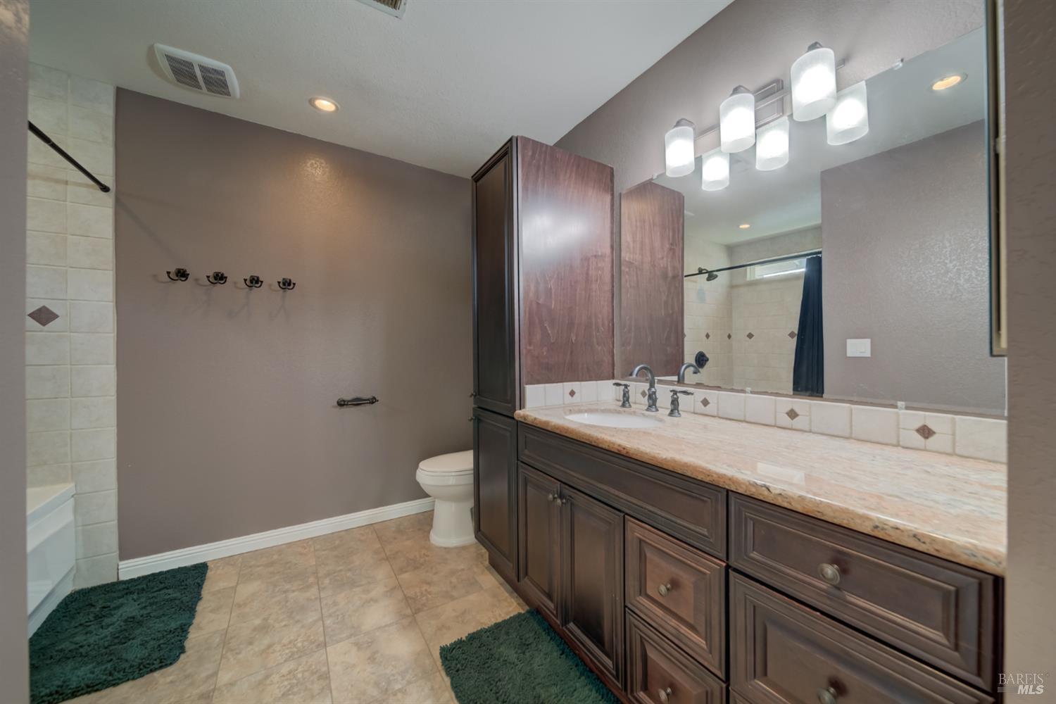 Detail Gallery Image 16 of 29 For 267 Sunridge Way, Vacaville,  CA 95688 - 4 Beds | 2/1 Baths