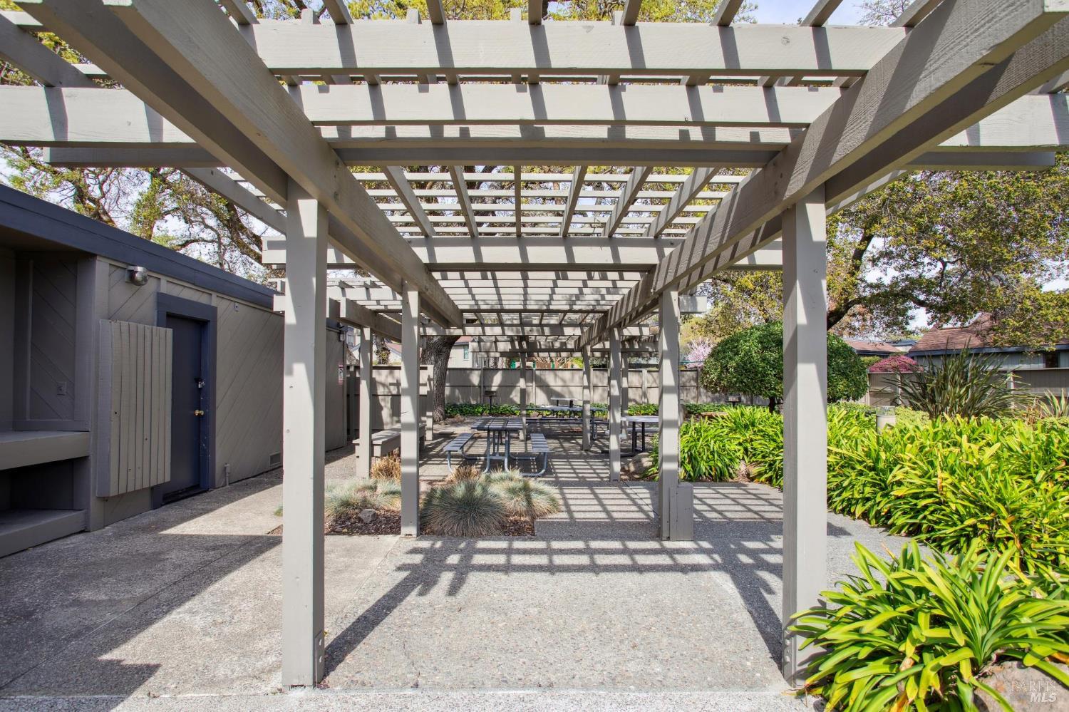 Detail Gallery Image 32 of 33 For 18 Dunlin Ct, San Rafael,  CA 94903 - 2 Beds | 1/1 Baths