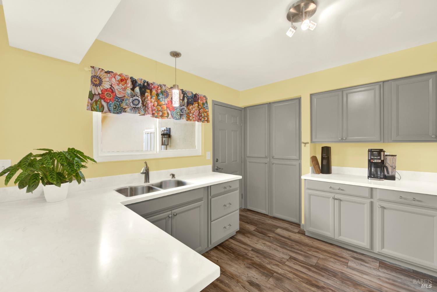 Detail Gallery Image 14 of 41 For 129 Carlsbad Cir, Vacaville,  CA 95687 - 2 Beds | 1 Baths