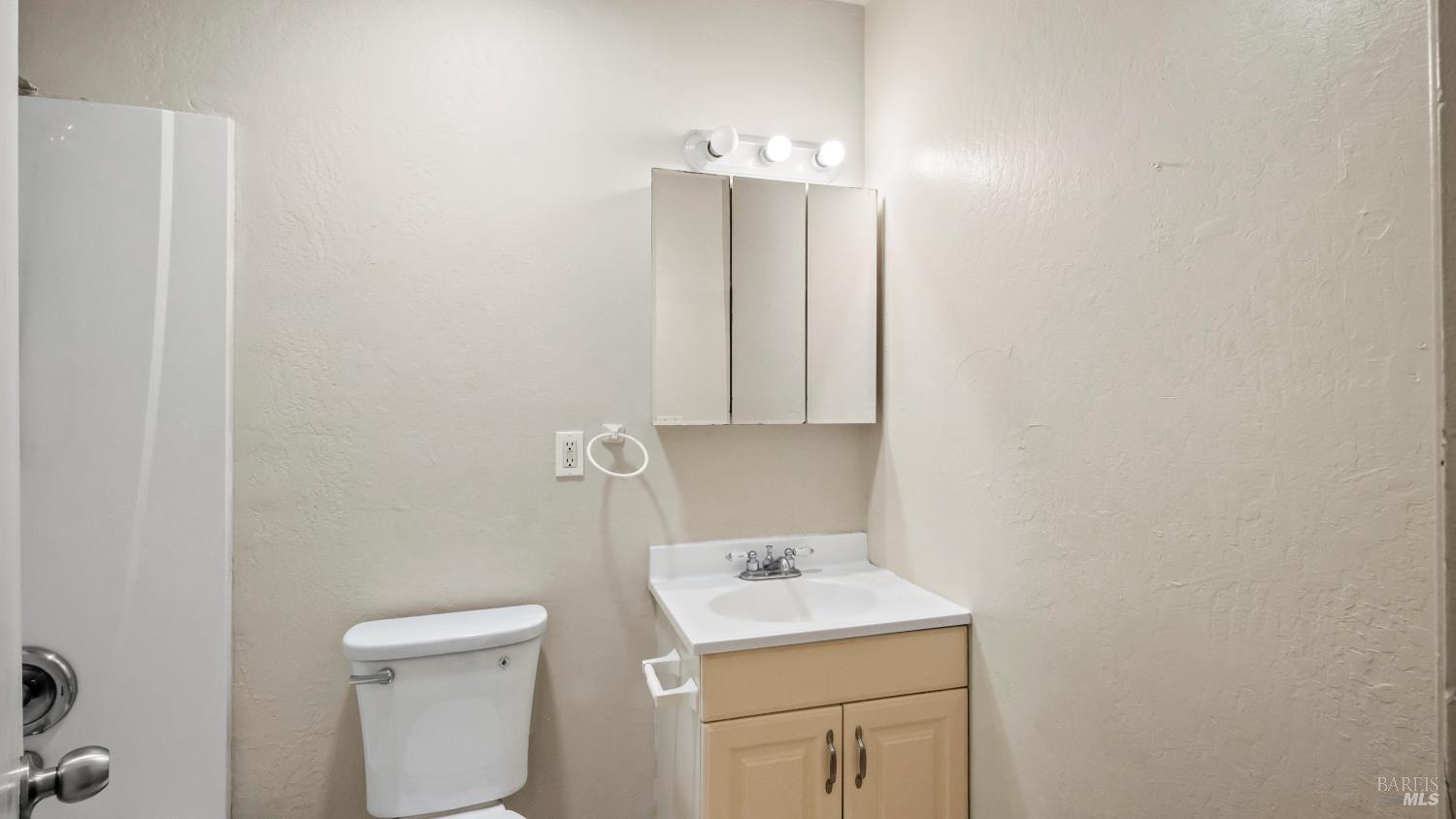 Detail Gallery Image 12 of 20 For 2660 Coffey Ln, Santa Rosa,  CA 95403 - 2 Beds | 1 Baths