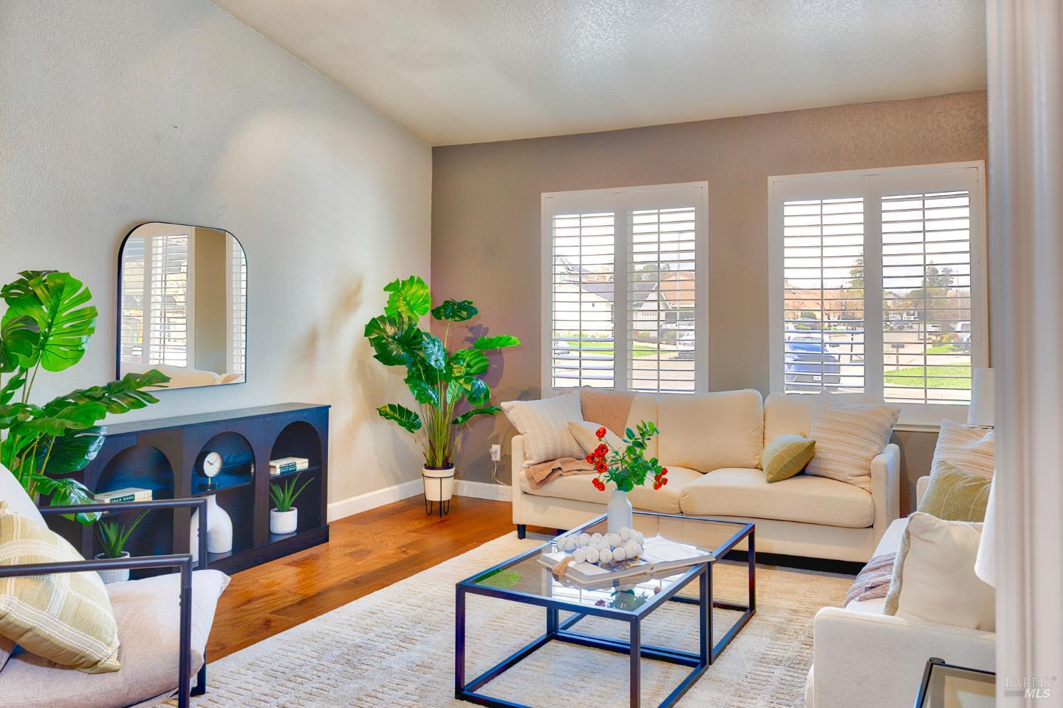 Detail Gallery Image 3 of 24 For 1168 Wieling Way, Petaluma,  CA 94954 - 4 Beds | 2/1 Baths