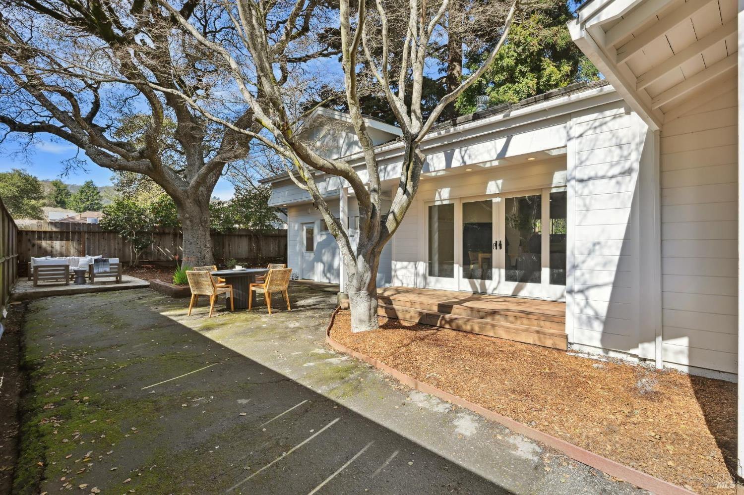 Detail Gallery Image 9 of 43 For 404 Spruce St, Mill Valley,  CA 94941 - 3 Beds | 2 Baths