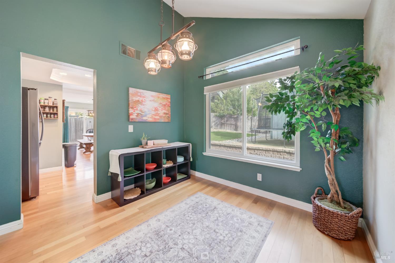 Detail Gallery Image 6 of 29 For 267 Sunridge Way, Vacaville,  CA 95688 - 4 Beds | 2/1 Baths